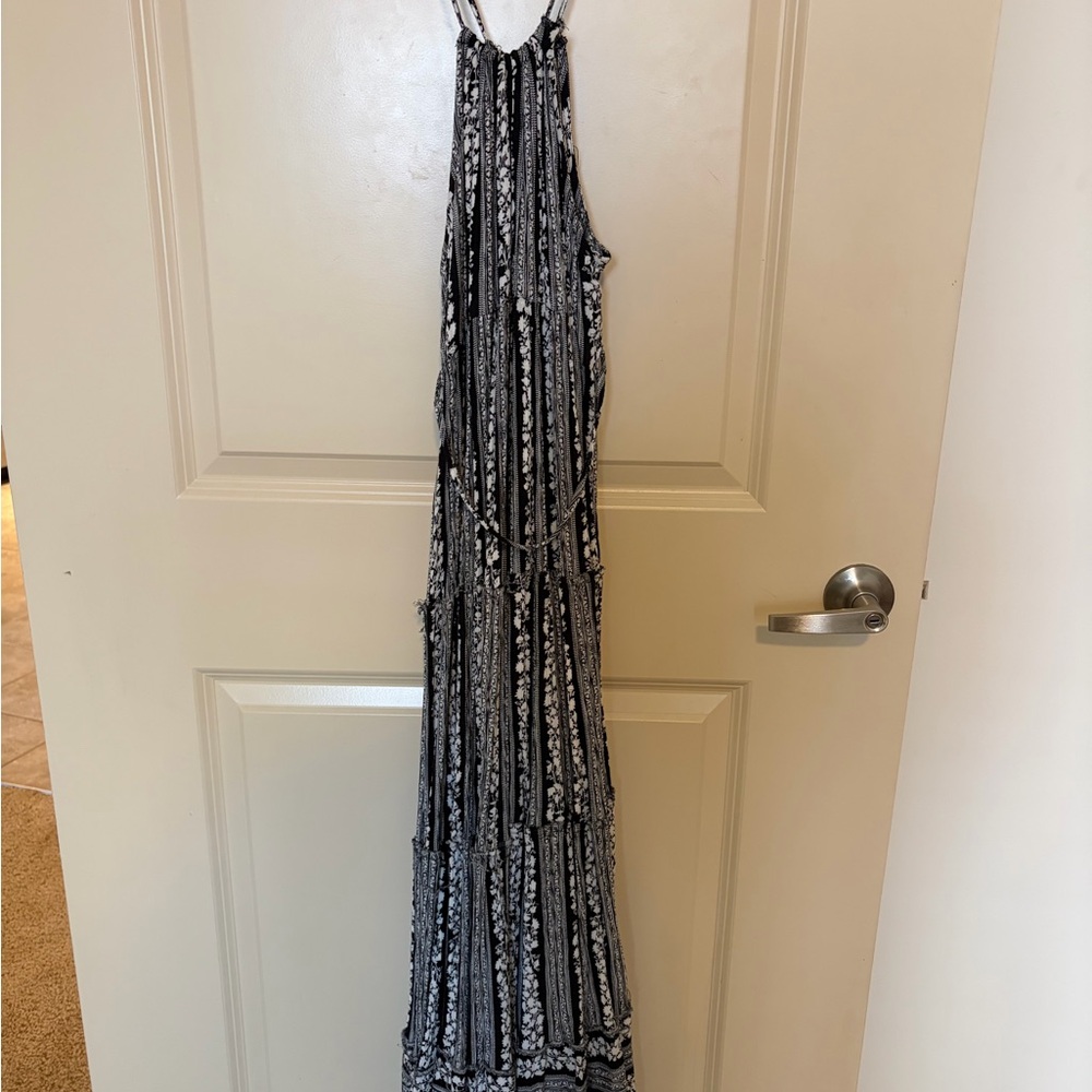 Mahina Black and White Floral Maxi Dress
